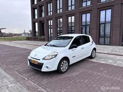 Wit Gebruikt 2012 Renault Clio IV Night&Day Hatchback | € 3.450 (Goede deal)