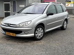 Grijs Gebruikt 2005 Peugeot 206 Griffe Stationwagen | € 1.950