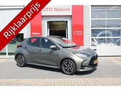 Groen Gebruikt 2021 Toyota Yaris Limited Hatchback | € 22.900 (Eerlijke prijs)