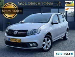 Grijs Gebruikt 2017 Dacia Sandero Lauréate Hatchback | € 5.443 (Super prijs)