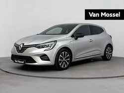 Grijs Gebruikt 2023 Renault Clio V Techno Hatchback | € 17.440 (Eerlijke prijs)