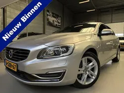 Grijs, metallic lak Gebruikt 2013 Volvo V60 Summum Stationwagen | € 5.450 (Goede deal)