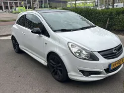 Wit Gebruikt 2009 Opel Corsa Selection Hatchback | € 2.500 (Eerlijke prijs)