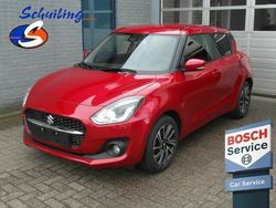 Rood Gebruikt 2022 Suzuki Swift Style Hatchback | € 17.450 (Eerlijke prijs)