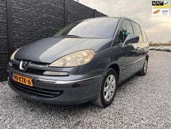 Grijs (metallic) Gebruikt 2010 Peugeot 807 MPV | € 2.250