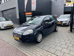 Blauw, metallic lak Gebruikt 2009 Fiat Grande Punto Active Hatchback | € 1.999 (Eerlijke prijs)