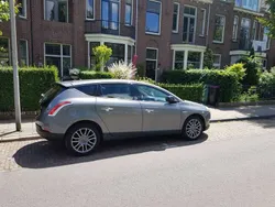 Grijs Gebruikt 2008 Lancia Delta Sedan | € 3.750 (Eerlijke prijs)