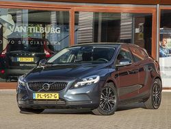 Blauw Gebruikt 2017 Volvo V40 Stationwagen | € 15.950 (Iets duurder)