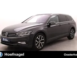 Grijs, metallic lak Gebruikt 2021 VW Passat Business Stationwagen | € 24.900 (Eerlijke prijs)