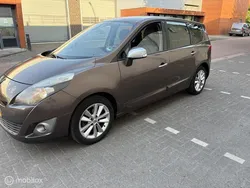 Bruin Gebruikt 2010 Renault Scénic III Dynamique MPV | € 2.345
