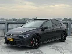 Zwart, metallic lak Gebruikt 2021 VW Golf VIII GTI Hatchback | € 38.940 (Eerlijke prijs)