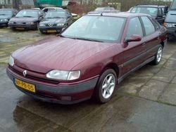 Rood Gebruikt 1996 Renault Safrane Hatchback | € 2.650