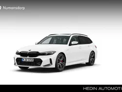 Wit Nieuw 2025 BMW 330e M Sport Stationwagen | € 66.399 (Super prijs)