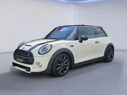 , metallic lak Gebruikt 2017 Mini Cooper Chili Hatchback | € 20.950 (Iets duurder)