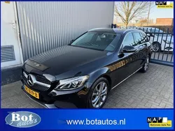 Zwart Gebruikt 2016 Mercedes 180 Prestige Sedan | € 18.950 (Goede deal)