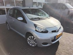 Grijs Gebruikt 2011 Toyota Aygo Cool Hatchback | € 1.555 (Eerlijke prijs)