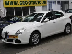Wit, metallic lak Gebruikt 2010 Alfa Romeo Giulietta Progression Hatchback | € 5.944 (Goede deal)
