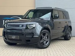 Grijs, metallic lak Gebruikt 2024 Land Rover Defender SE Dynamic SUV | € 92.950 (Super prijs)