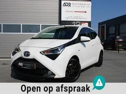 Wit Gebruikt 2021 Toyota Aygo Hatchback | € 10.495 (Goede deal)