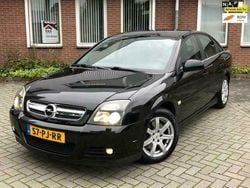 Zwart Gebruikt 2004 Opel Vectra GTS Elegance Hatchback | € 5.000
