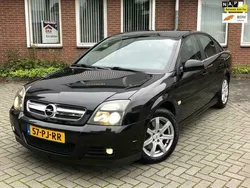 Zwart Gebruikt 2004 Opel Vectra GTS Elegance Hatchback | € 5.000