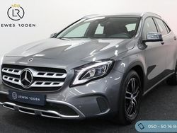 Grijs Gebruikt 2019 Mercedes GLA180 Business SUV | € 24.950 (Goede deal)