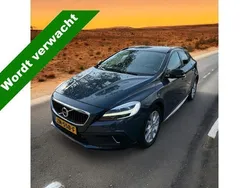 Blauw Gebruikt 2019 Volvo V40 CC Stationwagen | € 23.888 (Eerlijke prijs)