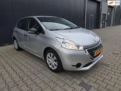 Grijs, metallic lak Gebruikt 2013 Peugeot 208 Access Hatchback | € 3.999 (Goede deal)