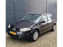 Zwart Gebruikt 2005 Renault Mégane II Dynamique Hatchback | € 1.995 (Eerlijke prijs)