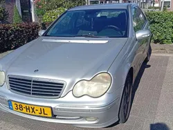 Zilver Gebruikt 2002 Mercedes C200 Elegance Sedan | € 1.000