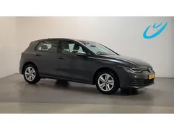Grijs Gebruikt 2021 VW Golf VIII Life Hatchback | € 21.450 (Eerlijke prijs)
