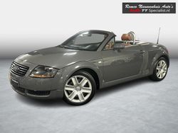 Grijs Gebruikt 2002 Audi TT Roadster Cabriolet | € 15.950
