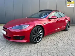 Rood Gebruikt 2018 Tesla Model S Sedan | € 30.999 (Iets duurder)