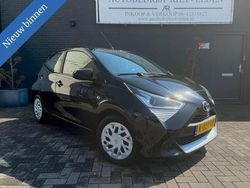 Zwart Gebruikt 2021 Toyota Aygo X-play Hatchback | € 9.950 (Eerlijke prijs)