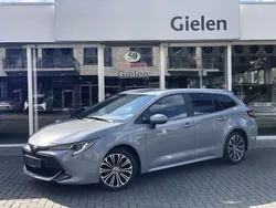 Grijs, metallic lak Gebruikt 2022 Toyota Corolla Style Stationwagen | € 28.900 (Eerlijke prijs)