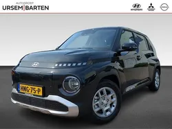 Zwart, metallic lak Gebruikt 2025 Hyundai Inster Hatchback | € 27.930 (Eerlijke prijs)