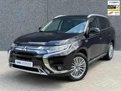 Zwart Gebruikt 2020 Mitsubishi Outlander SUV | € 20.995 (Goede deal)