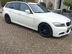 Wit Gebruikt 2012 BMW 318 Luxury Line Stationwagen | € 9.500 (Duur)