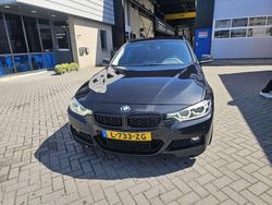 Zwart Gebruikt 2018 BMW 318 Stationwagen | € 14.000 (Duur)