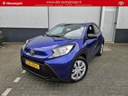 Blauw Gebruikt 2024 Toyota Aygo Play Hatchback | € 17.700 (Eerlijke prijs)