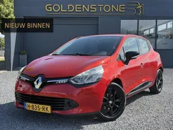 Rood Gebruikt 2015 Renault Clio IV Dynamique Hatchback | € 7.443 (Eerlijke prijs)