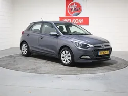 Grijs, metallic lak Gebruikt 2016 Hyundai i20 Hatchback | € 8.950 (Eerlijke prijs)