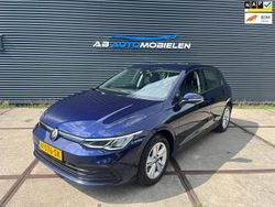 Blauw Gebruikt 2022 VW Golf VIII Life Hatchback | € 14.995 (Eerlijke prijs)
