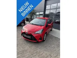 Rood Gebruikt 2017 Toyota Yaris Hatchback | € 8.999 (Goede deal)