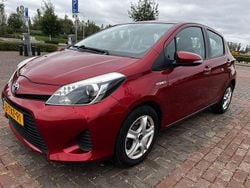 Rood Gebruikt 2014 Toyota Yaris MPV | € 10.500 (Eerlijke prijs)