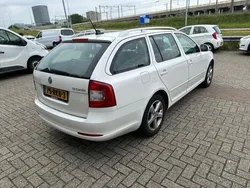 Wit Gebruikt 2011 Skoda Octavia Business Line Stationwagen | € 4.000 (Goede deal)