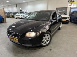Zwart Gebruikt 2005 Volvo S40 Momentum Sedan | € 2.749 (Eerlijke prijs)