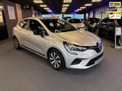 Grijs Gebruikt 2022 Renault Clio V Equilibre Hatchback | € 14.950 (Eerlijke prijs)