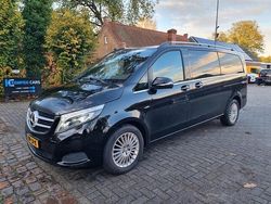 Zwart (metallic) Gebruikt 2017 Mercedes V250 MPV | € 23.450