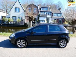 Zwart Gebruikt 2014 Fiat Punto Street Hatchback | € 4.345 (Eerlijke prijs)